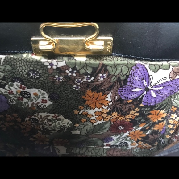 Vintage Lou Taylor clutch, mirror & gold hardware - Picture 7 of 8